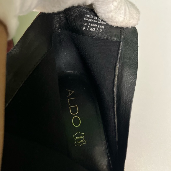 Aldo burgundy booties with gold hardware size 9 - Picture 6 of 7